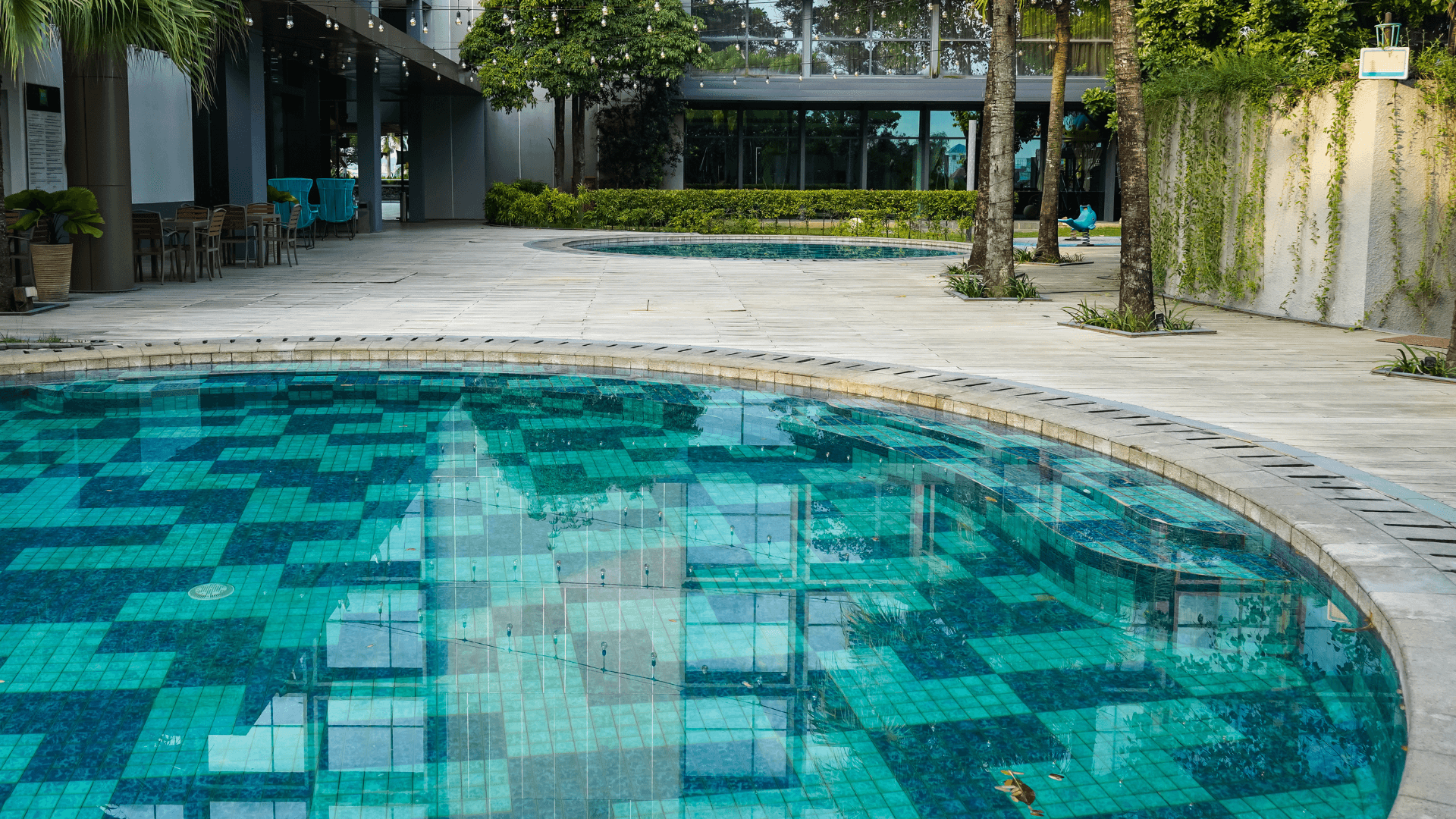 COMMERCIAL POOL REMODELING